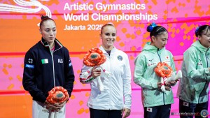 wag aa podium sfe03498 simone ferraro ph